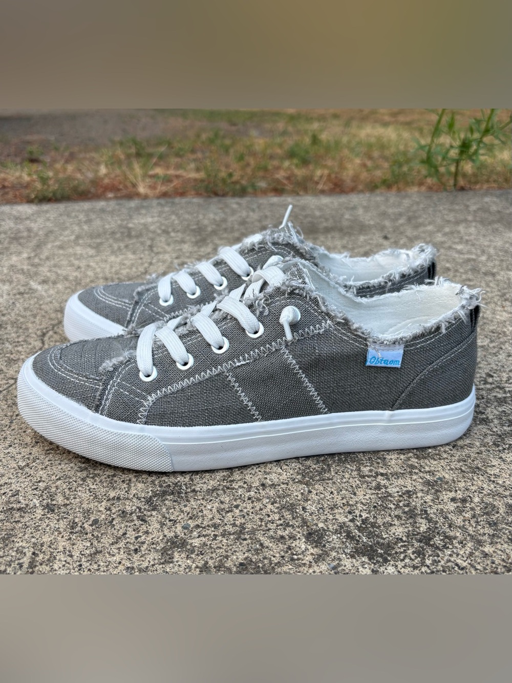 Obtaom Gray Distressed Canvas Sneakers Women’s Size 9